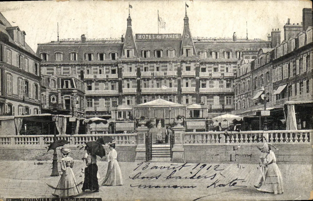 Trouville — O Hotel de Paris — Editor: n°39 - Frente