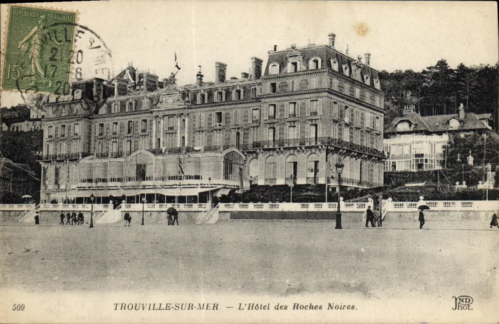 Trouville-sur-Mer — L'Hôtel des Roches Noires — JND Phot. - Recto
