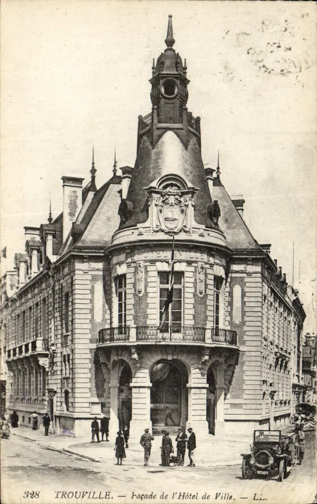 Trouville — Fassade des Rathauses — L.I. Nr. 398 - Vorderseite