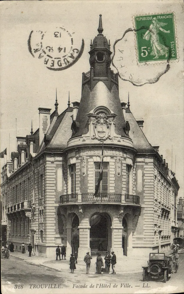 Trouville — Fassade des Rathauses — LL. Nr. 328 - Vorderseite