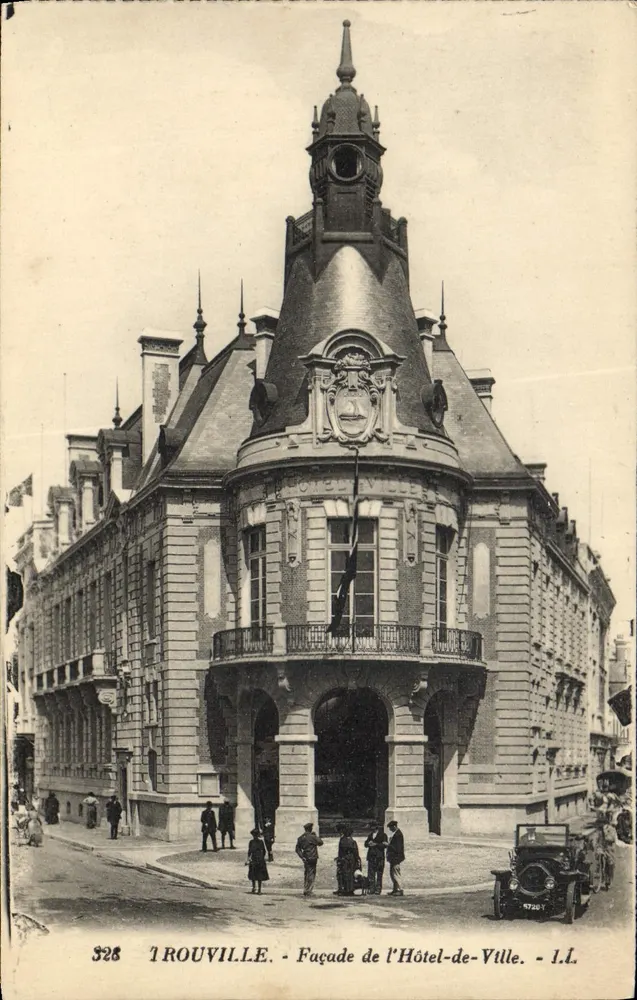 TROUVILLE - Fassade des Rathauses - I.L. - Vorderseite