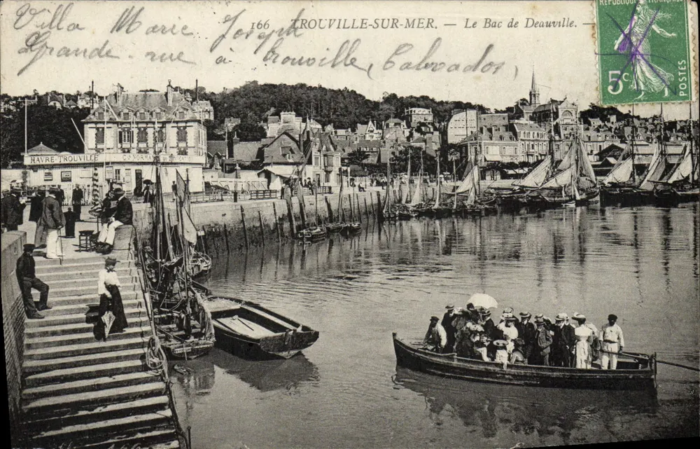 Trouville-sur-Mer — Le Bac de Deauville — éditeur Salvador - Frente