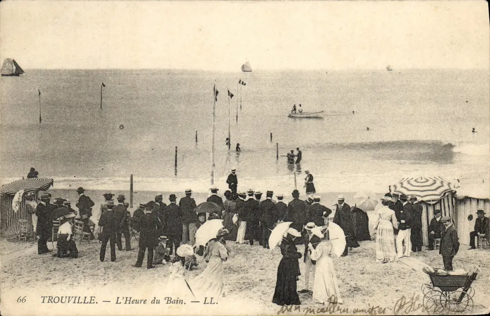Trouville — L'Heure du Bain — LL. — N°66 - Frente