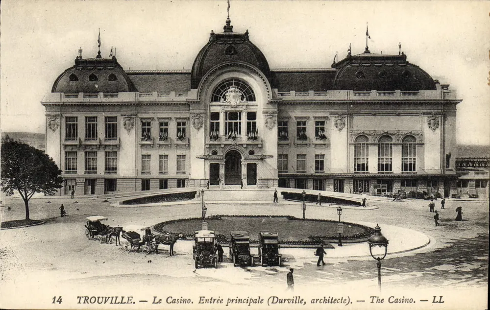 TROUVILLE — Das Casino. Haupteingang (Durville, Architekt). — LL - Vorderseite