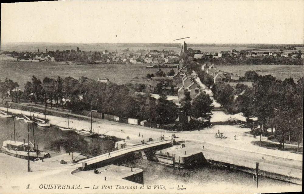 Ouistreham — Der Drehbrücke und die Stadt - Vorderseite