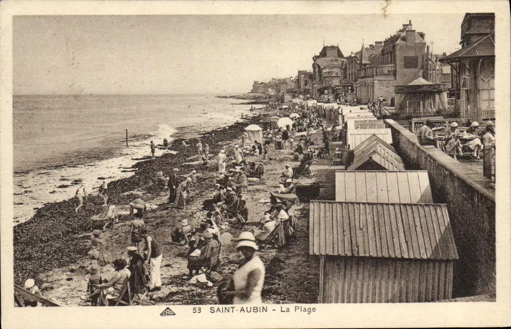 Saint-Aubin - La Plage — vue de la côte avec baigneurs et cabines de plage, éditeur A.P.A. n° 53 - Frente