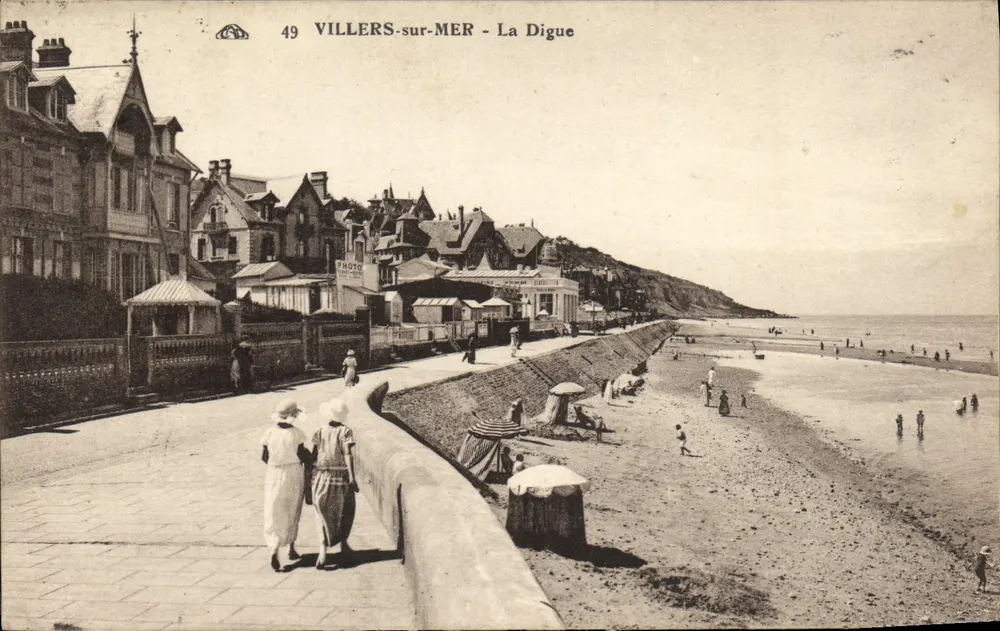 Villers-sur-Mer - A Digue — vista da promenade e da praia — Foto 49 - Frente