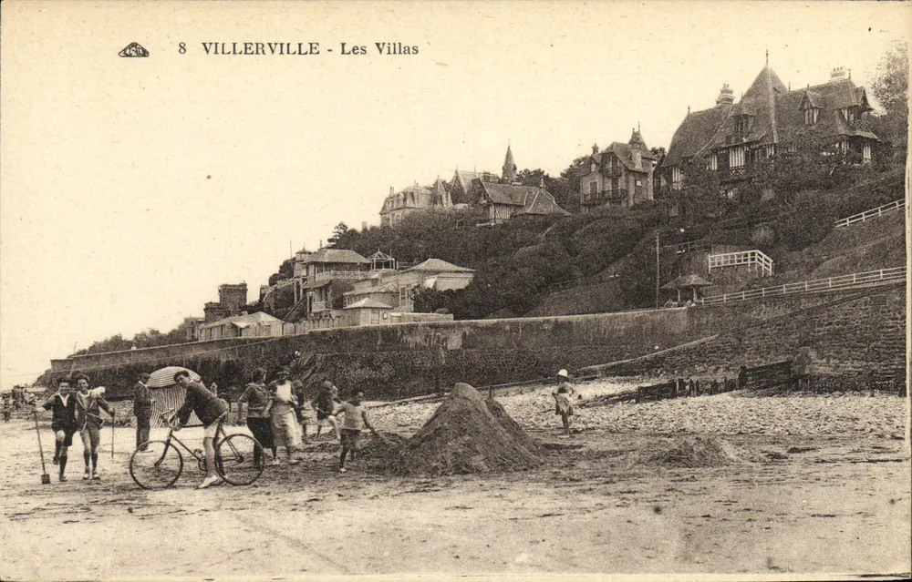 Villerville - Die Villen — Blick auf den Strand und die Villen auf dem Hügel - Vorderseite