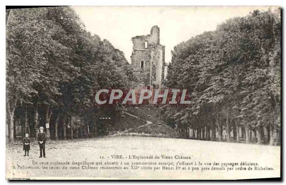 Vire - A Esplanada do Velho Castelo — Ruínas do castelo reconstruído no século XII, destruído por Richelieu - Frente