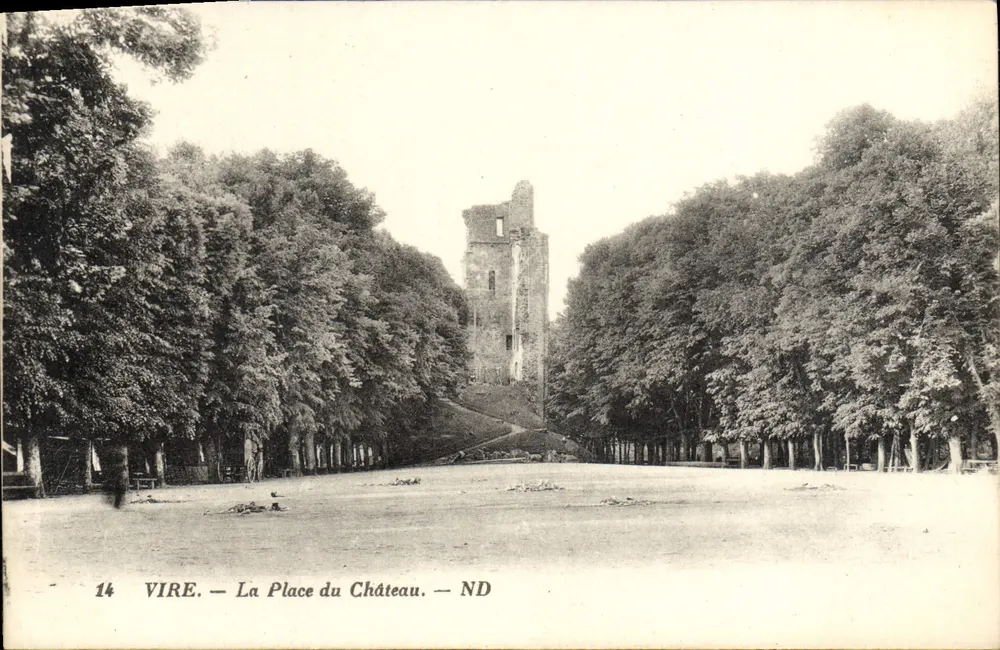 Vire — A Praça do Castelo — ND - Frente