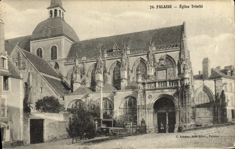 FALAISE — Igreja da Trindade — C. Jeanne, editora-fotógrafa, Falaise - Frente