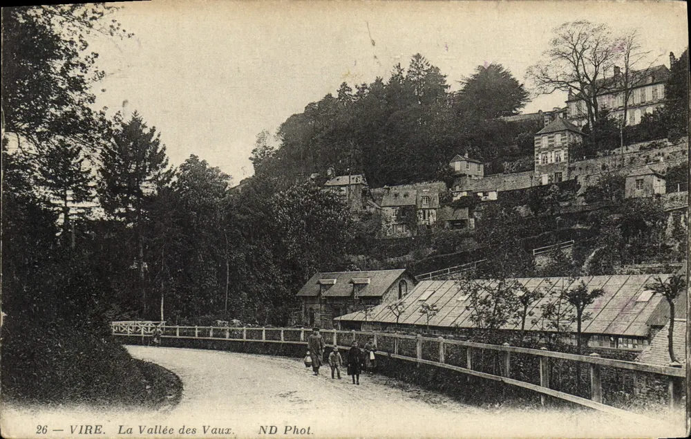 Vire — A Vale das Vaux — ND Fot. - Frente