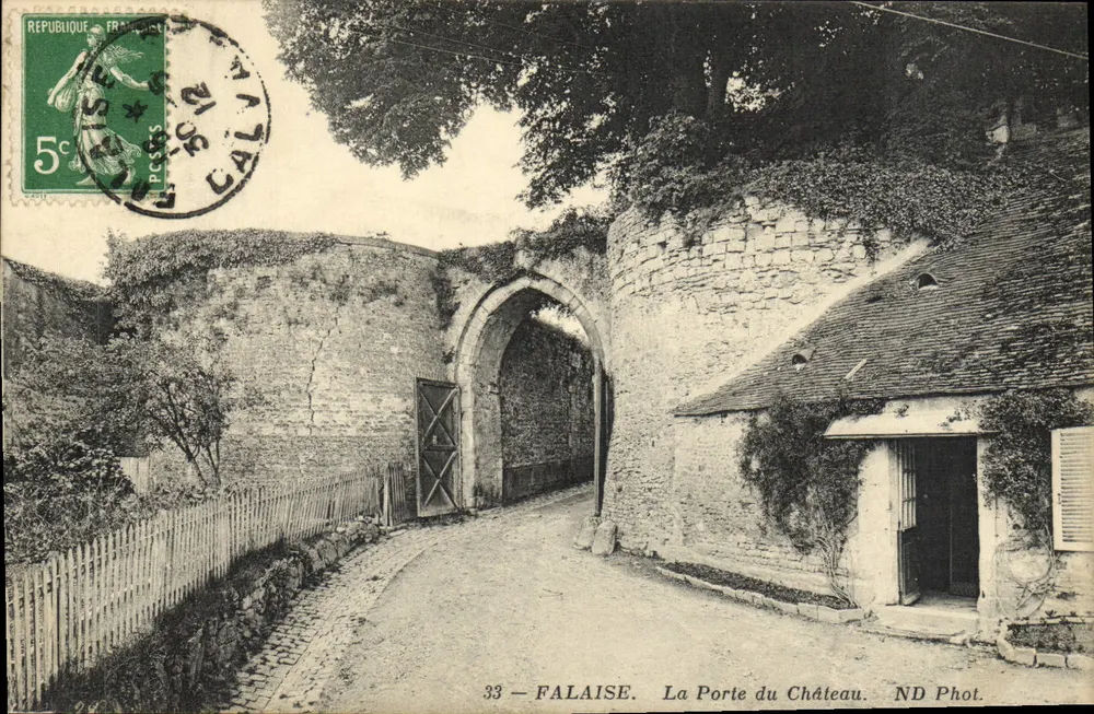 FALAISE — Die Pforte des Schlosses — ND Fotografie - Vorderseite