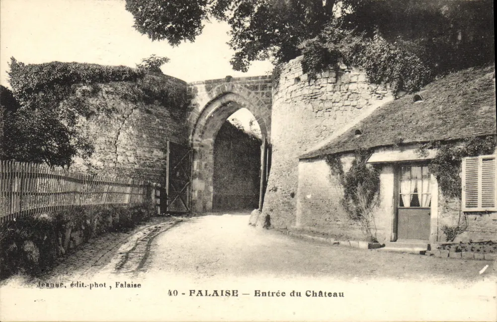Palaise — Entrada do Castelo — Jeanne, edit.-phot, Falaise, n°40 - Frente
