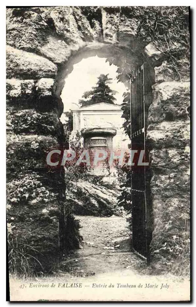 Umgebung von FALAISE — Eingang zum Grabmal von Marie Joly - Vorderseite