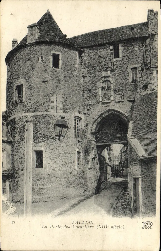 FALAISE. Die Pforte der Cordeliers (13. Jahrhundert). — JND Phot. - Vorderseite