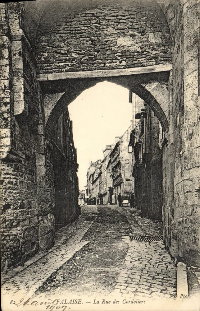 Falaise — La Rue des Cordeliers — NB Phot. 82 - Recto