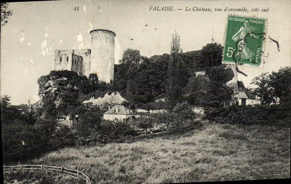 Falaise — Le Château, vue d'ensemble, côté sud — éditeur impr. sur la carte, n° 43 - Frente