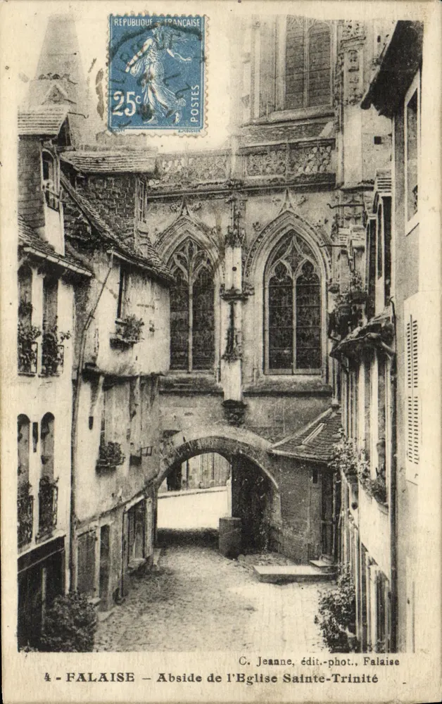 Falaise — Abside da Igreja Santa Trindade — C. Jeanne, edit.-fot., Falaise - Frente