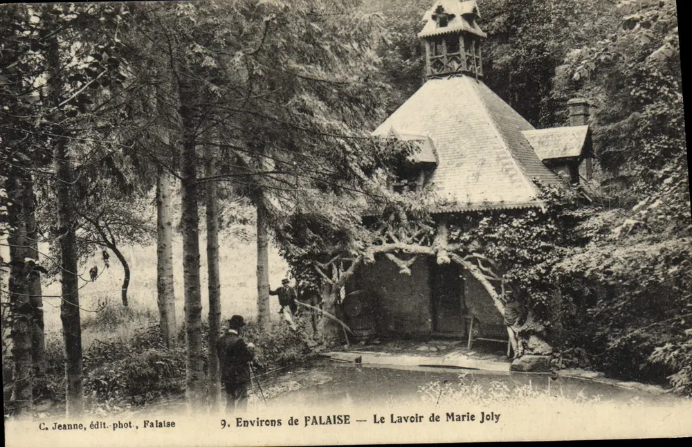 Umgebung von FALAISE — Das Lavoire von Marie Joly — C. Jeanne, phot. publ., Falaise, n°9 - Vorderseite