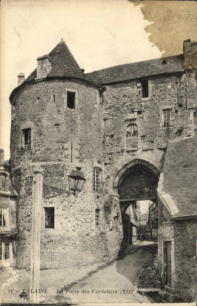 Falaise — Die Pforte der Cordeliers (13. Jahrhundert) — ND Pour - Vorderseite