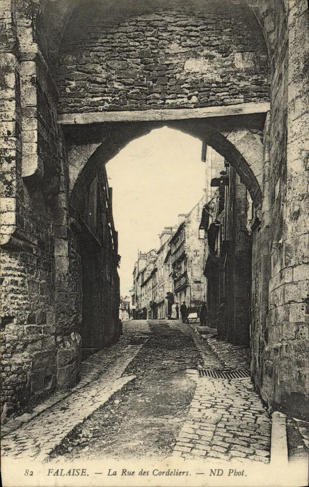 FALAISE — Die Rue des Cordeliers — ND Pbot. - Vorderseite