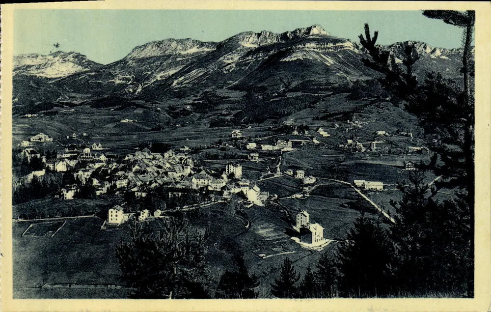 Villard-de-Lans (1.050 m) no verão — O Sintral — editor A. Molinet, Grenoble - Frente
