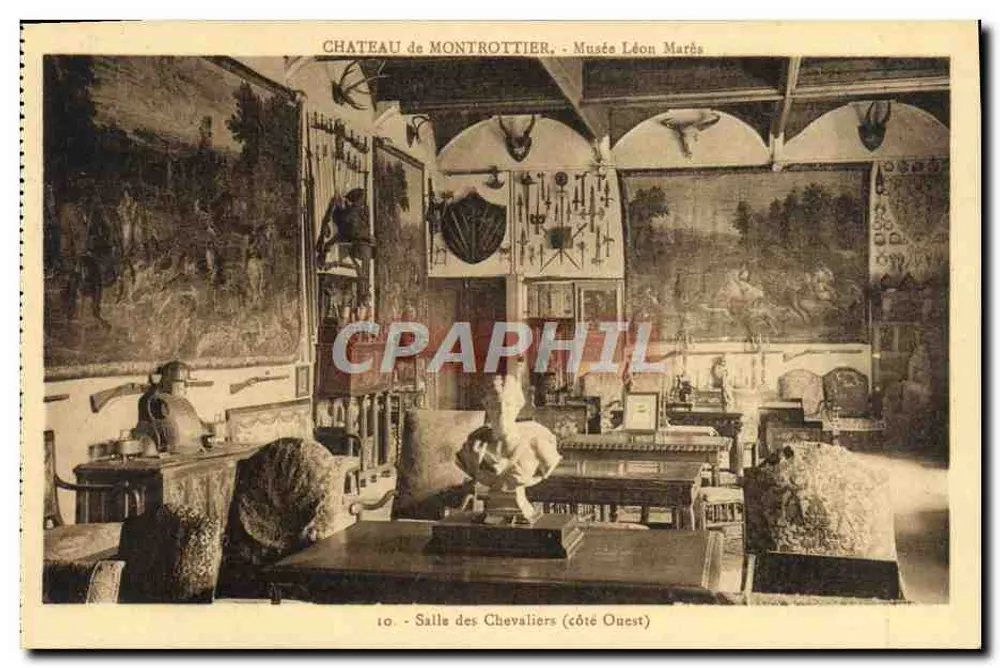 Schloss Montrottier - Museum Léon Marès - Saal der Ritter (Westseite) - Vorderseite