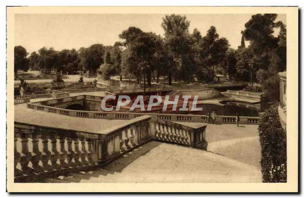 Nîmes (Gard) — Fontaine-Garten - Die römischen Bäder — Les Éditions d'Art Yvon, Paris - Vorderseite