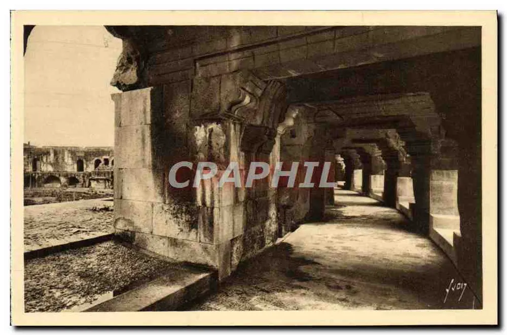 Nîmes (Gard) — Ansicht des Atriums, Monumentalgalerie des ersten Stocks — Éditions d'Art WON, Paris - Vorderseite