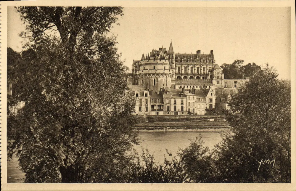 Das Schloss Amboise — von den Ufern der Loire gesehen — Edition d'Art YVON - Vorderseite