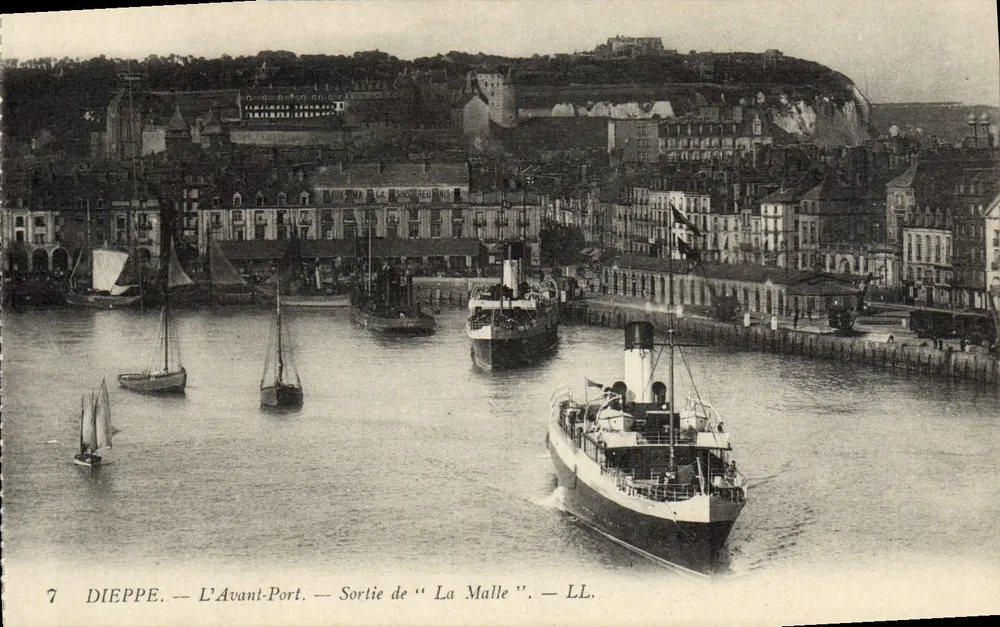 Dieppe — O Antigo Portão — Saída de "La Malle" — LL. - Frente