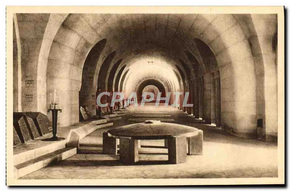 Douaumont — Cloister des Ossuaires — Alveolen der Gräber — Edition des Komitees des Ossuaires, Nancy - Vorderseite