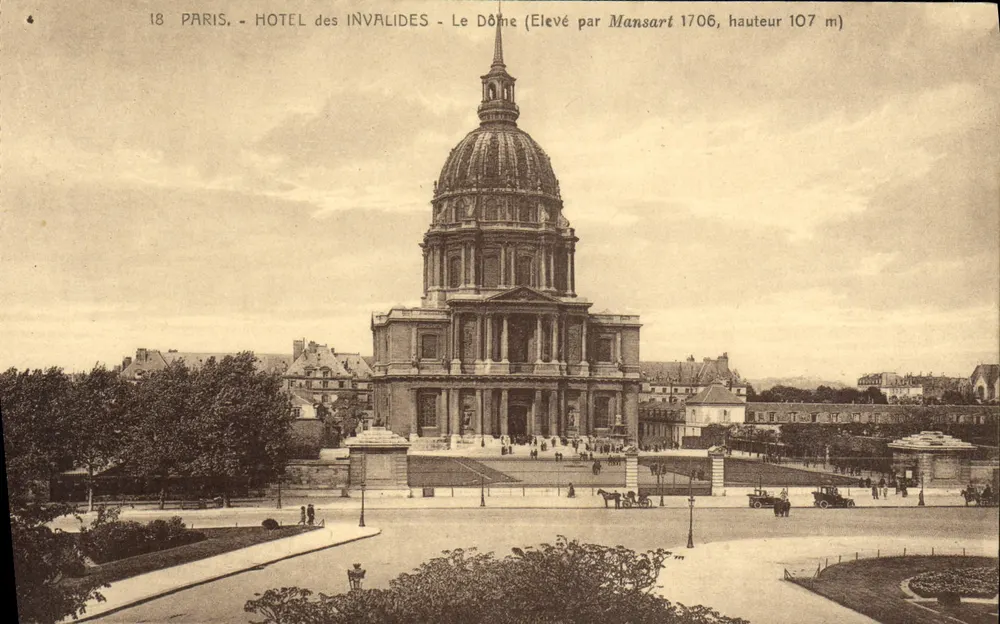 Paris - Hotel dos Invalidos - O Dômer (Construído por Mansart 1706, altura 107 m) - Frente