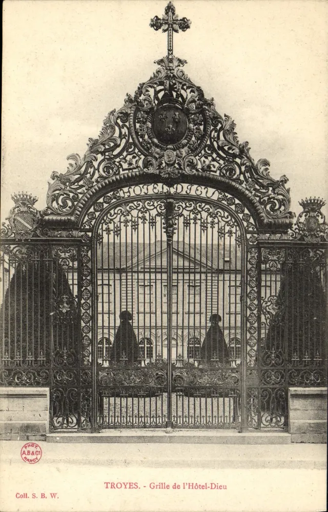 Troyes - Puerta de hierro del Hôtel-Dieu — editor ABAC, serie Coll. S. B. W. - Anverso