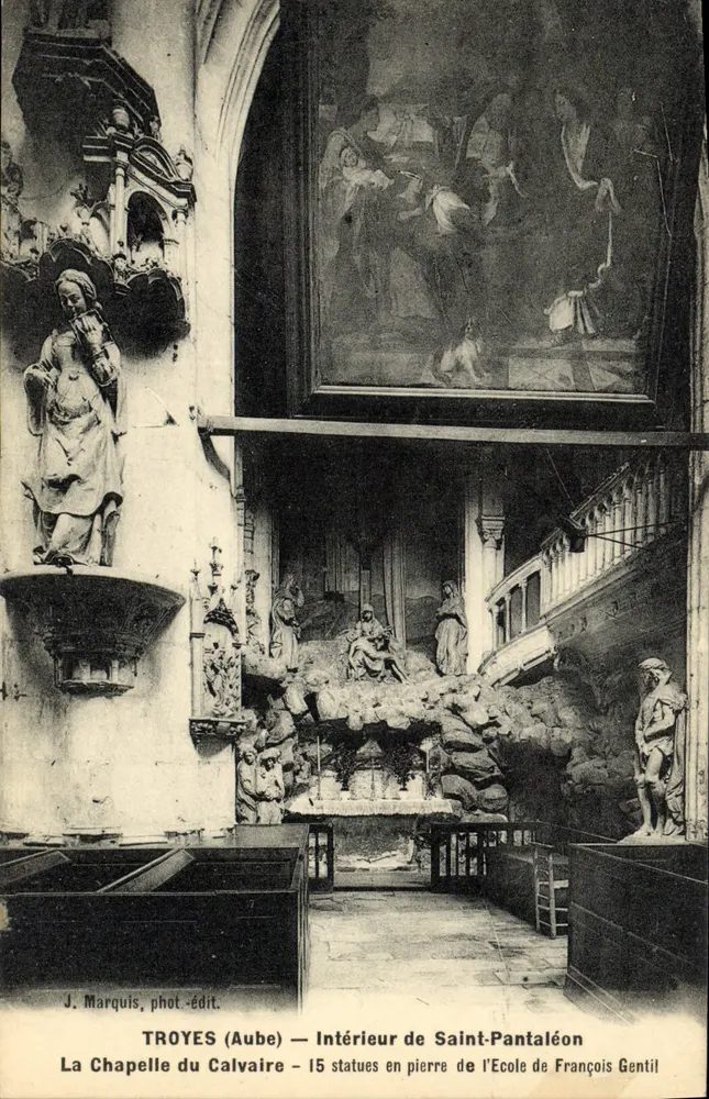 Troyes (Aube) — Innenraum der Saint-Pantaléon — 15 Steinstatuen der Schule von François Gentil - Vorderseite