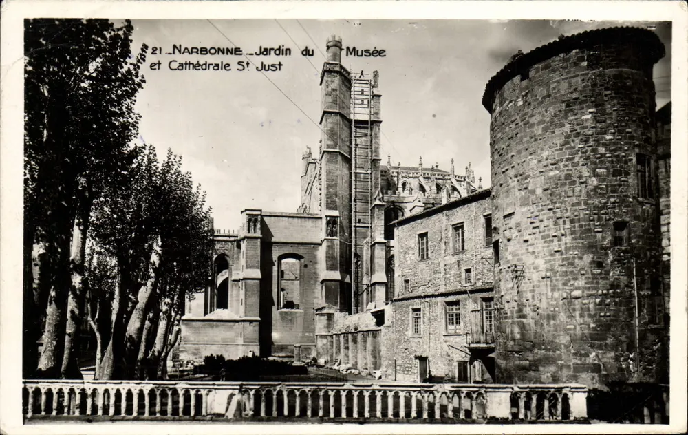 NARBONNE — Garten des Museums und Kathedrale St Just — Edition Bézard, Nr. 21 - Vorderseite
