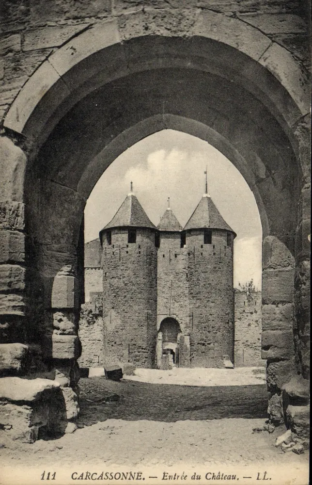 Carcassonne — Entrada do Castelo — LL. — Imp. Levy Fils & Cie, Paris - Frente