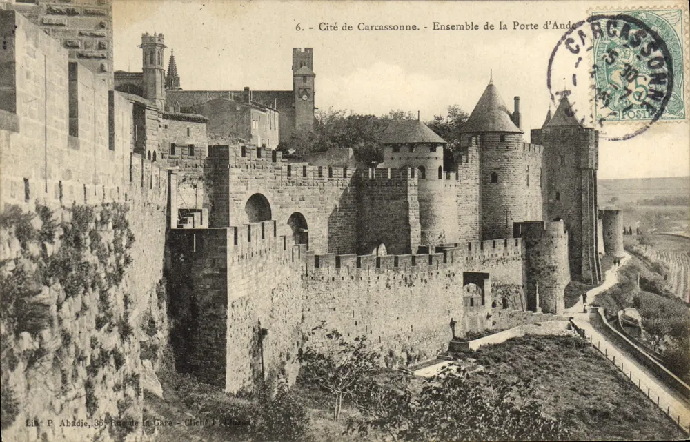 Cidade de Carcassonne — Conjunto da Porta d'Aude — Lib. P. Abadie, 36 Rue de la Cara - Frente