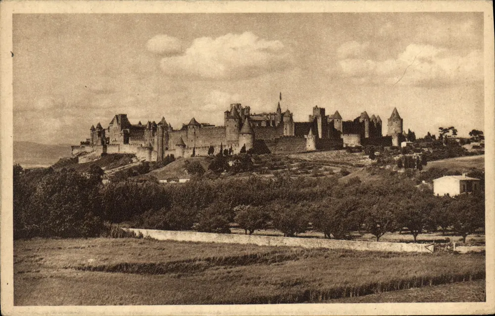 Carcassonne — Vista geral — Éditions Artiennes et Publiques Clermont-Ferrand - Frente