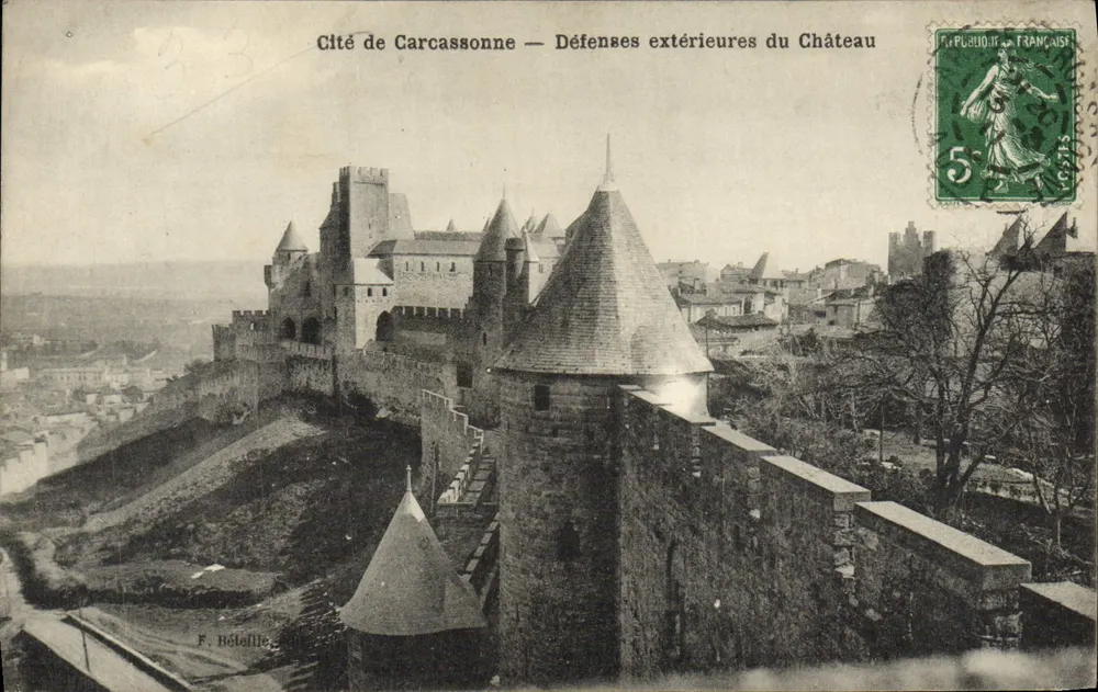 Cité de Carcassonne — äußere Verteidigungen des Schlosses — F. Béteille - Vorderseite