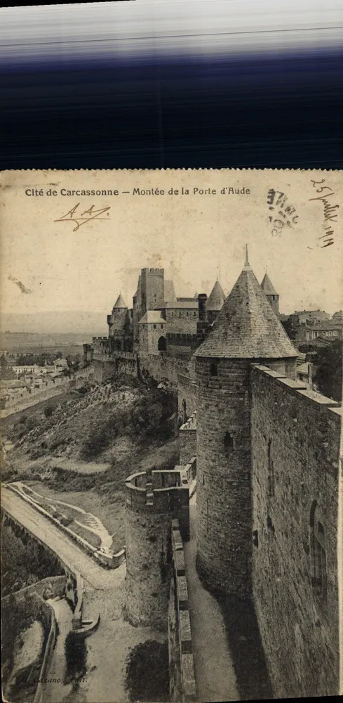 Cidade de Carcassonne — Subida da Porta de Aude — Gazzano, n° 111 - Frente