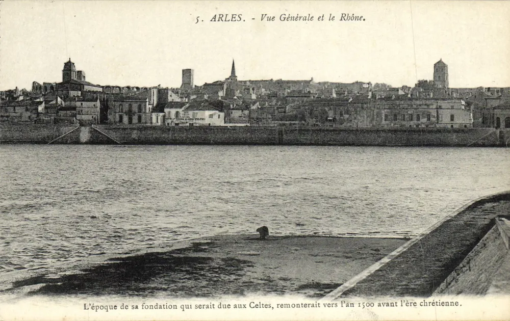 Arles — Vista Geral e o Rio Rône — Baryelon, editor Arles - Frente