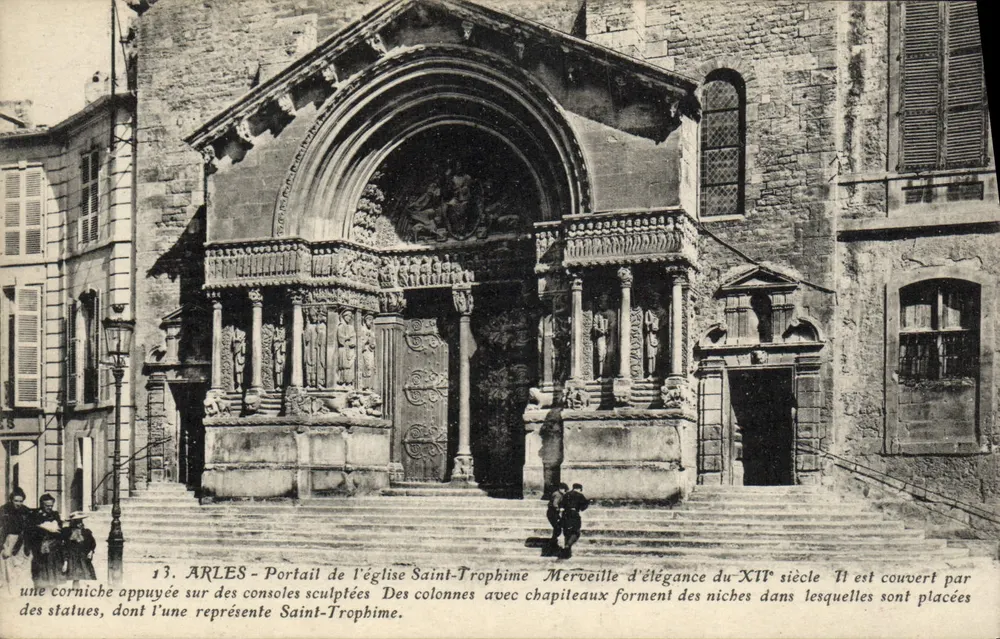 Arles - Portal der Kirche Saint-Trophime — Wunder der Eleganz des 12. Jahrhunderts — Artaud et Nozaïs, Nantes - Vorderseite