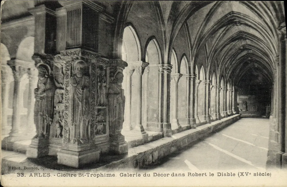 Arles — Cloître Saint-Trophime. Galerie des Décor in Robert le Diable (15. Jahrhundert) - Vorderseite