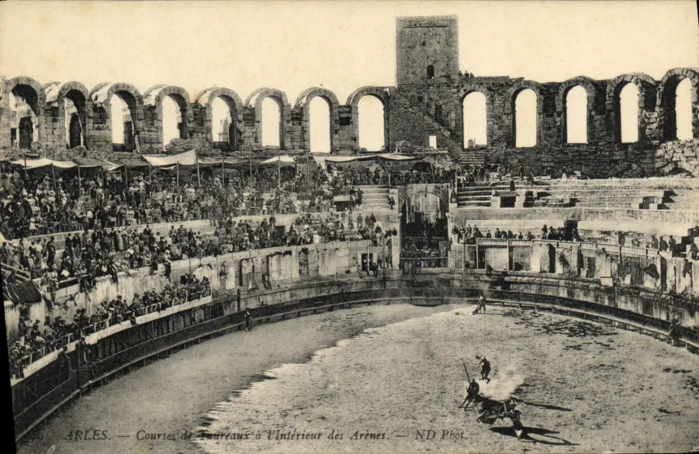 Arles — Stierkämpfe im Innenring — ND Phot - Vorderseite