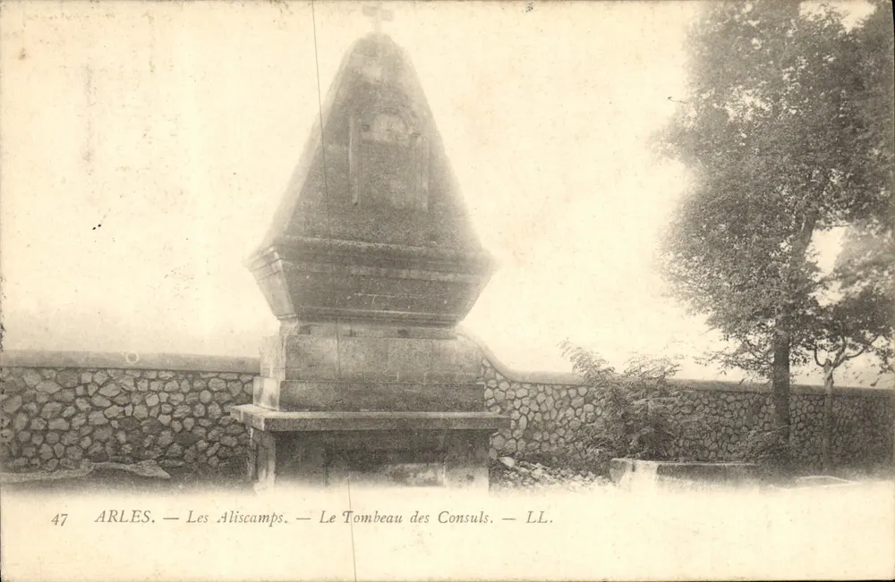 Arles — Les Aliscamps — Das Grab der Konsuln — LL. - Vorderseite