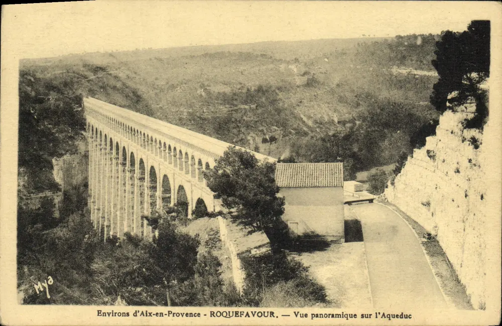 Um Aix-en-Provence - ROQUEFAVOUR — Panoramablick auf den Aquädukt - Vorderseite