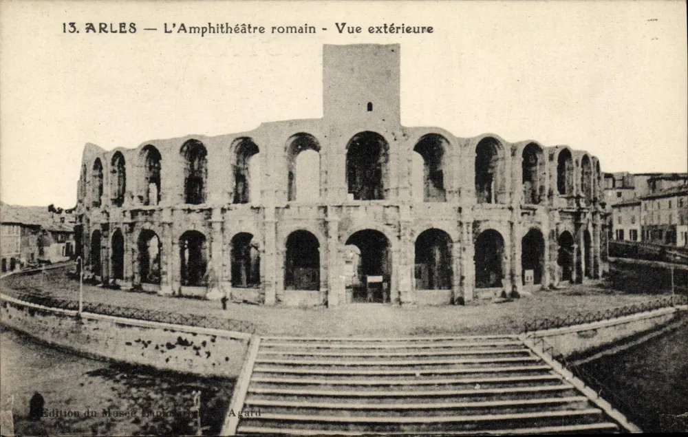 Arles — Das römische Amphitheater — Außenansicht — Edition des Imperialen Museums von Arles, Agard - Vorderseite