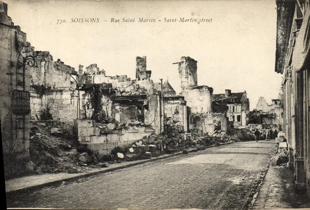 Soissons — Rue Saint-Martin após destruições — Editor: n° 770 - Frente